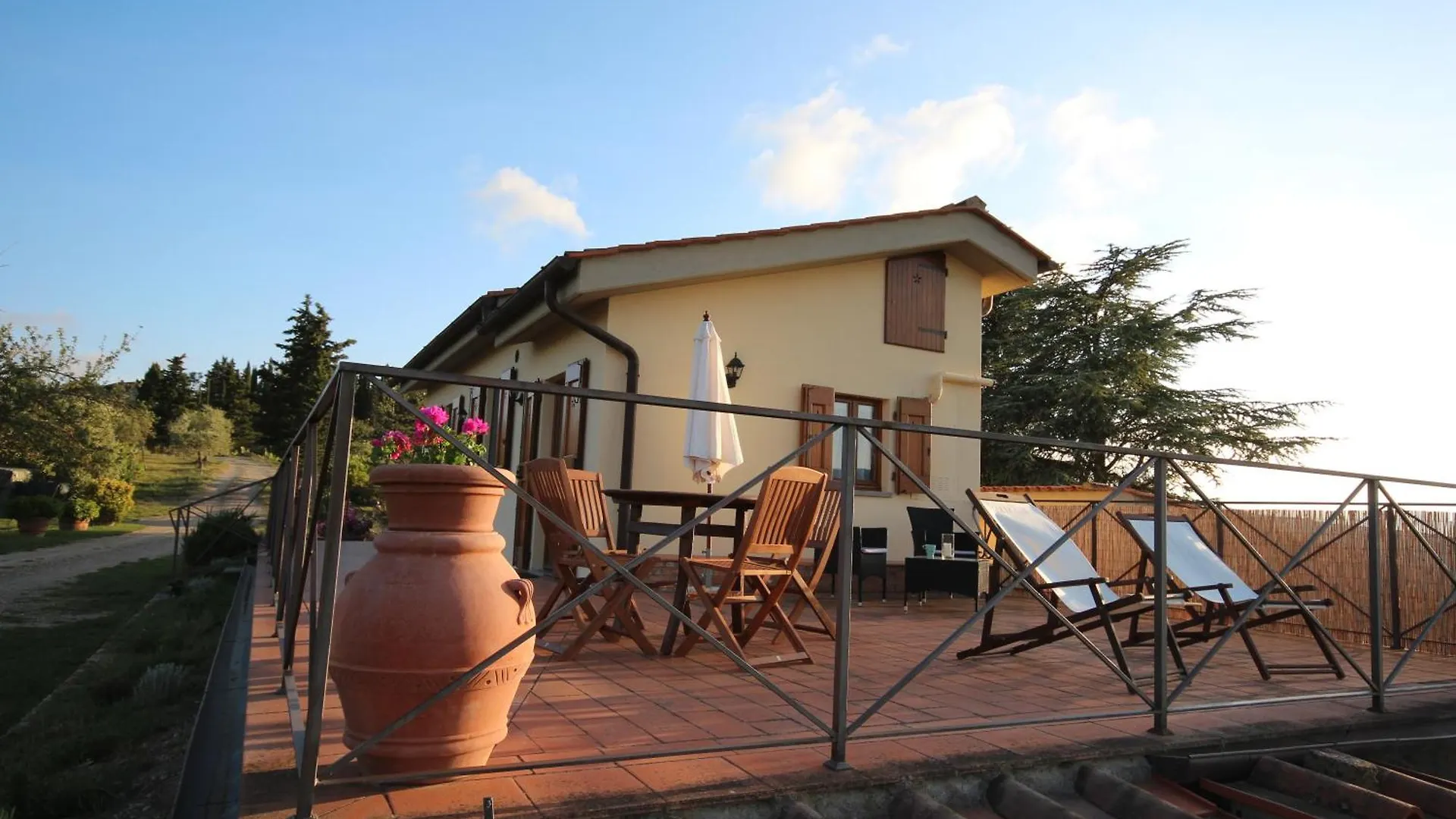 Tenuta Il Poggetto Radda in Chianti 0*,  Italië